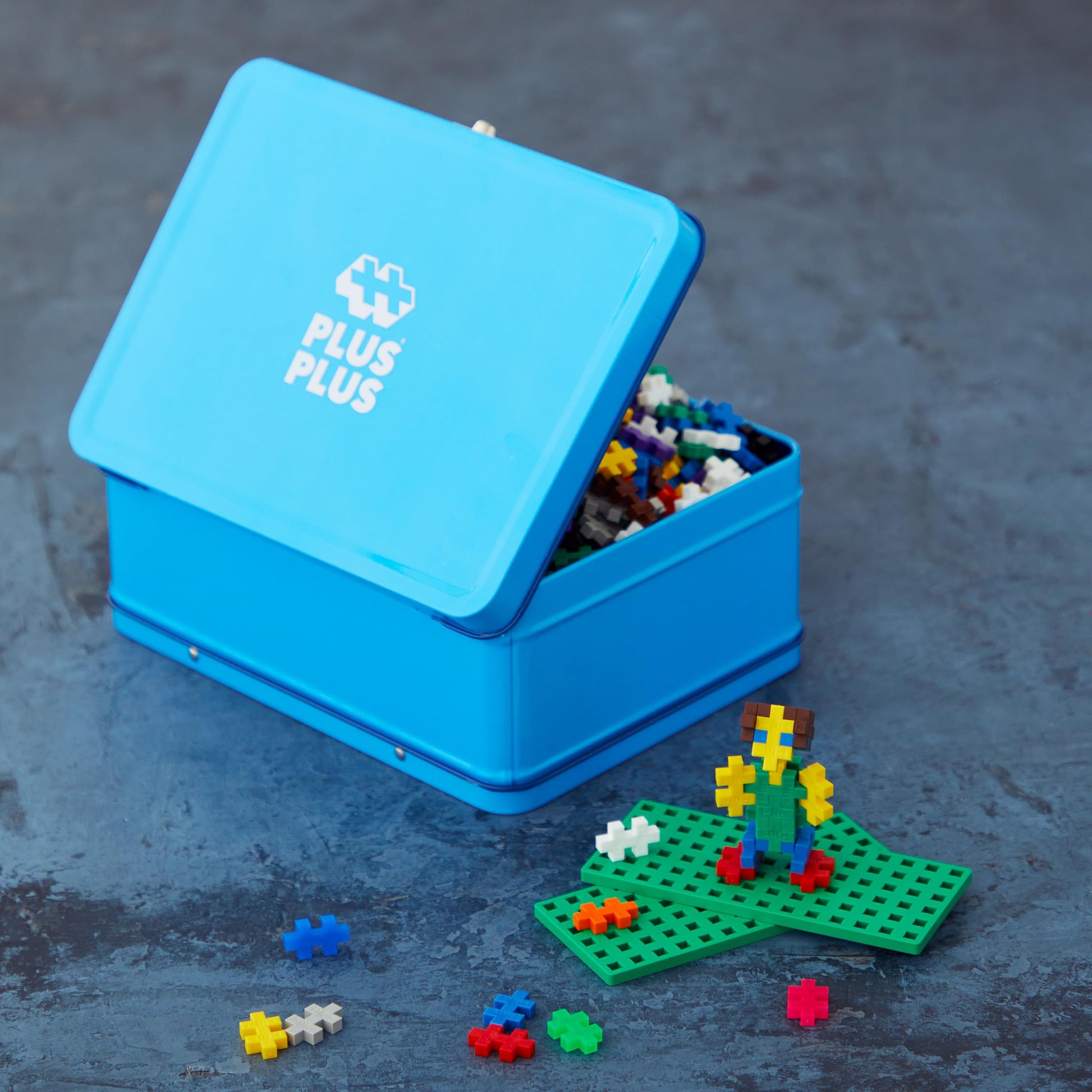 PLUS PLUS - 600 Pcs 12 x 20 mm Blue Metal Travel Case Building Blocks PLUS PLUS