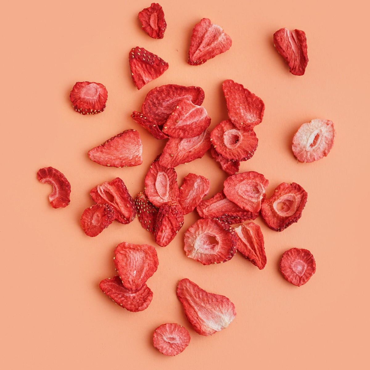 Freeze Dried Strawberries | Dried Strawberry Slices, 200+Slices | 100% Natural | Gluten Free | For Garnishing Cocktails, Cake Decoration, Baking, Fruit, Sorbet, Tea, Cooking | 2.82 oz,75 Grams PET Jar 🍁 All In One Marketplace Canada