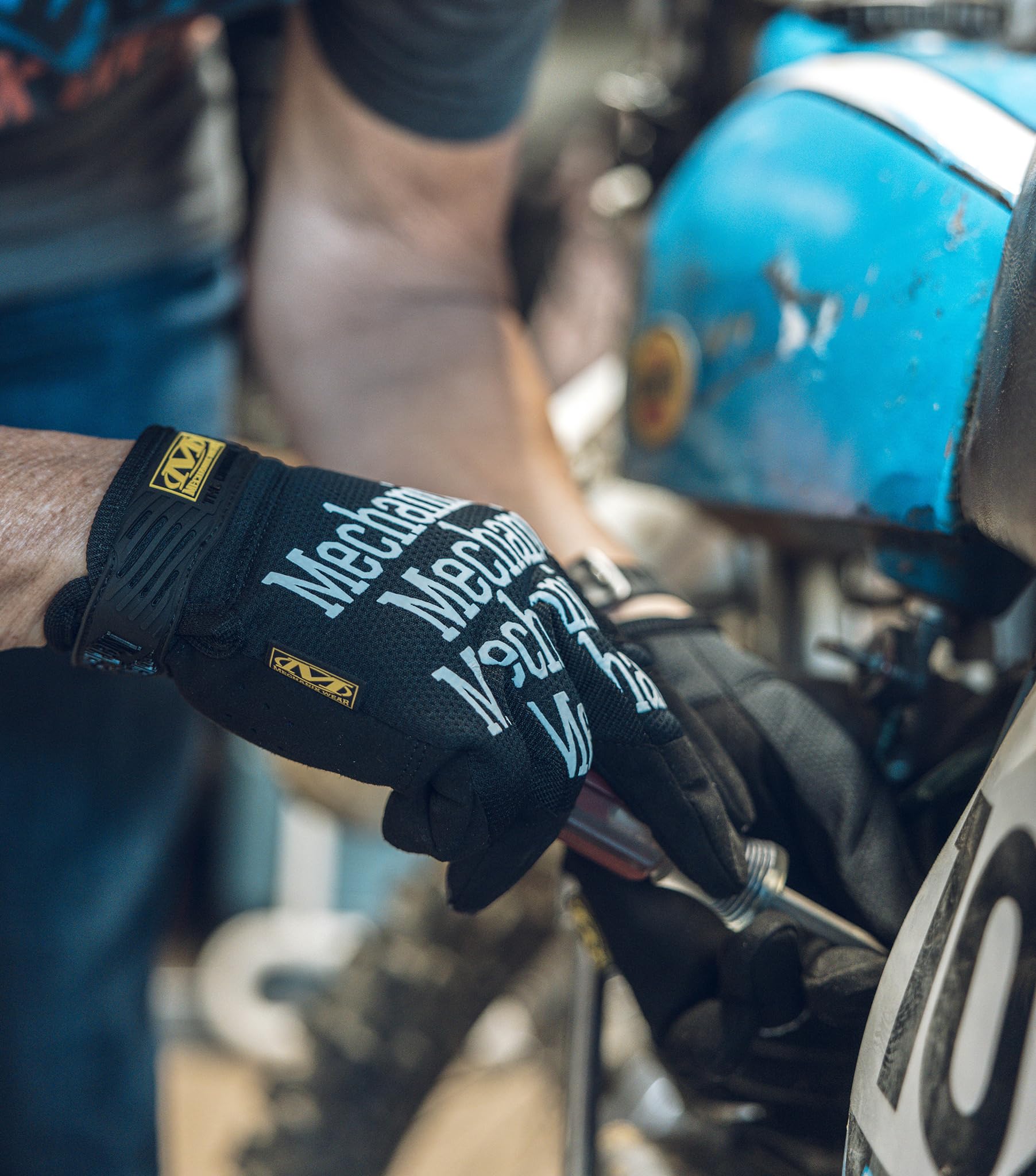 Mechanix Wear: The Original Work Glove with Secure Fit, Synthetic Leather Performance Gloves for Multi-purpose Use, Durable, Touchscreen Capable Safety Gloves for Men (Black, Large) Mechanix Wear