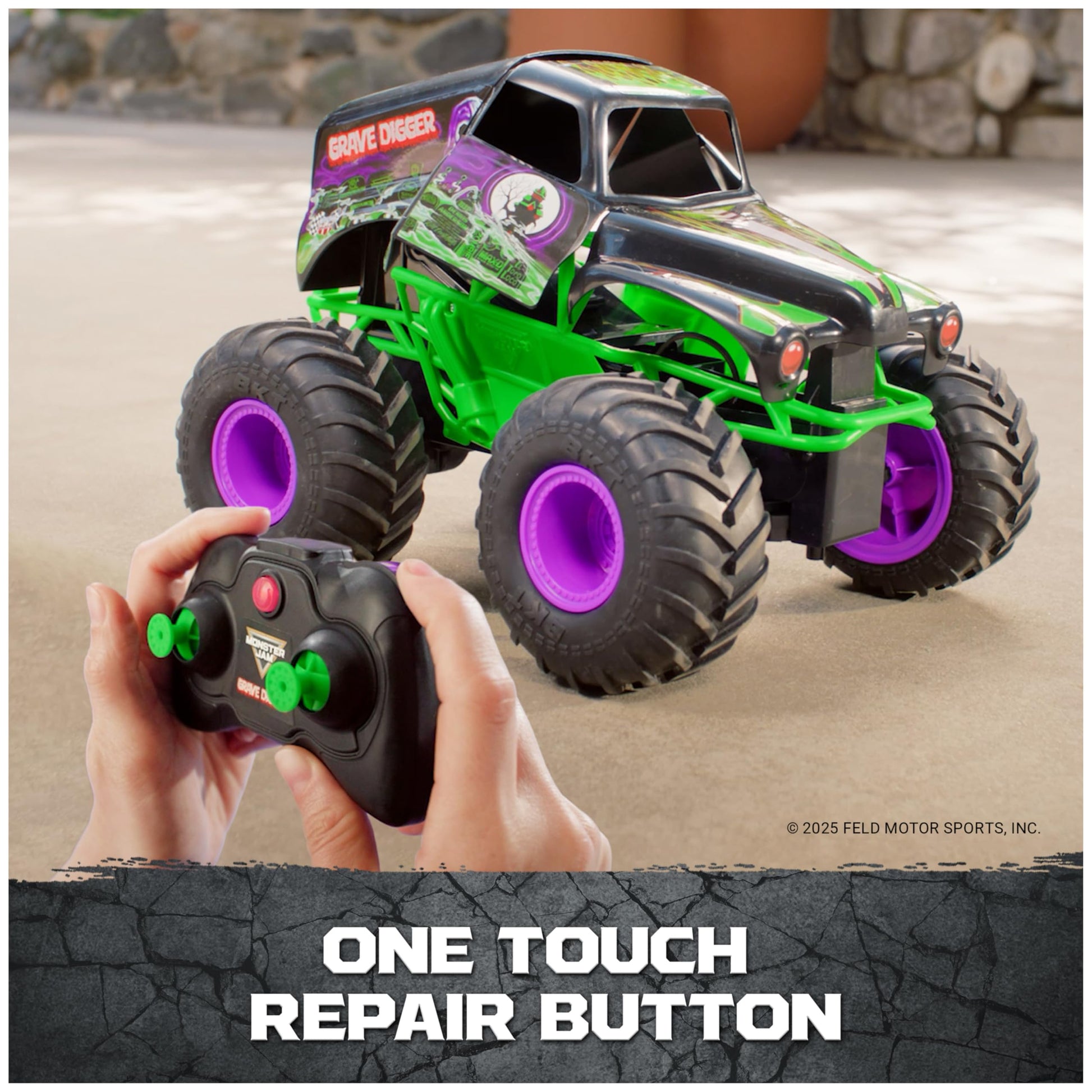 Monster Jam Smash & Bash Grave Digger RC Truck 1:15 Scale Vehicle Monster Jam