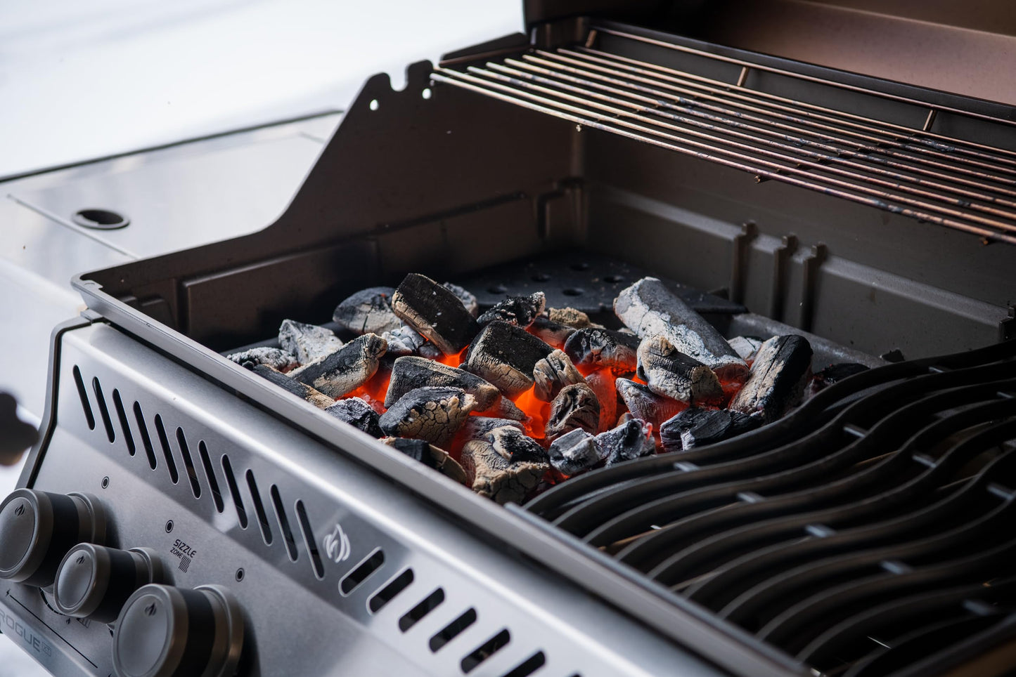 Napoleon Cast Iron Charcoal & Smoker Tray BBQ Accessory – 67732 – Fits most Napoleon BBQs, Cook With Charcoal On A Gas Barbecue, Smoke On A Gas Barbecue Napoleon