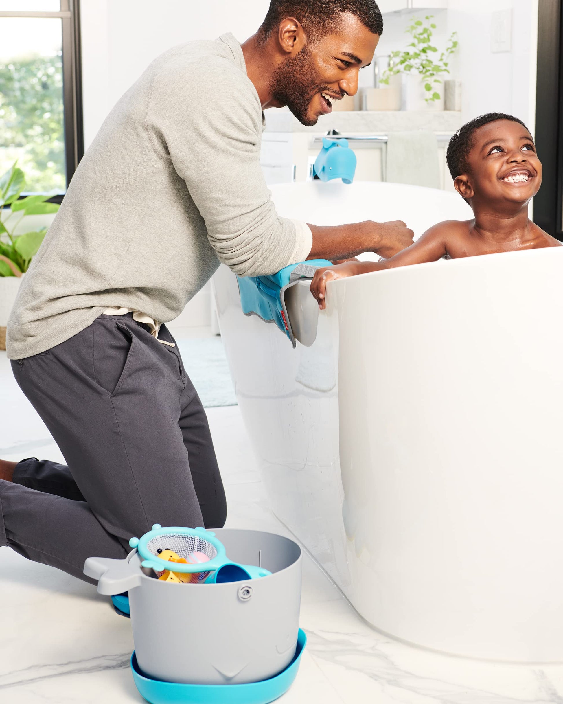 Skip Hop Bath Toy Storage, Moby Stowaway Bucket, Grey Skip Hop