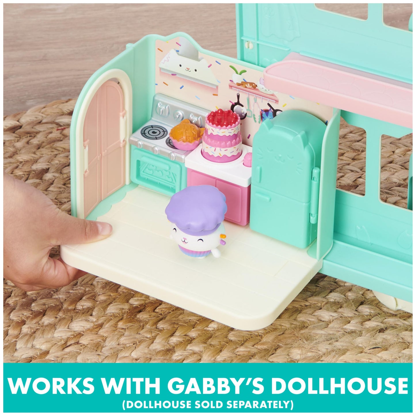 Gabby’s Dollhouse, Bakey with Cakey Kitchen with Figure and 3 Accessories, 3 Furniture and 2 Deliveries, Kids Toys for Ages 3 and up DREAMWORKS GABBY'S DOLLHOUSE
