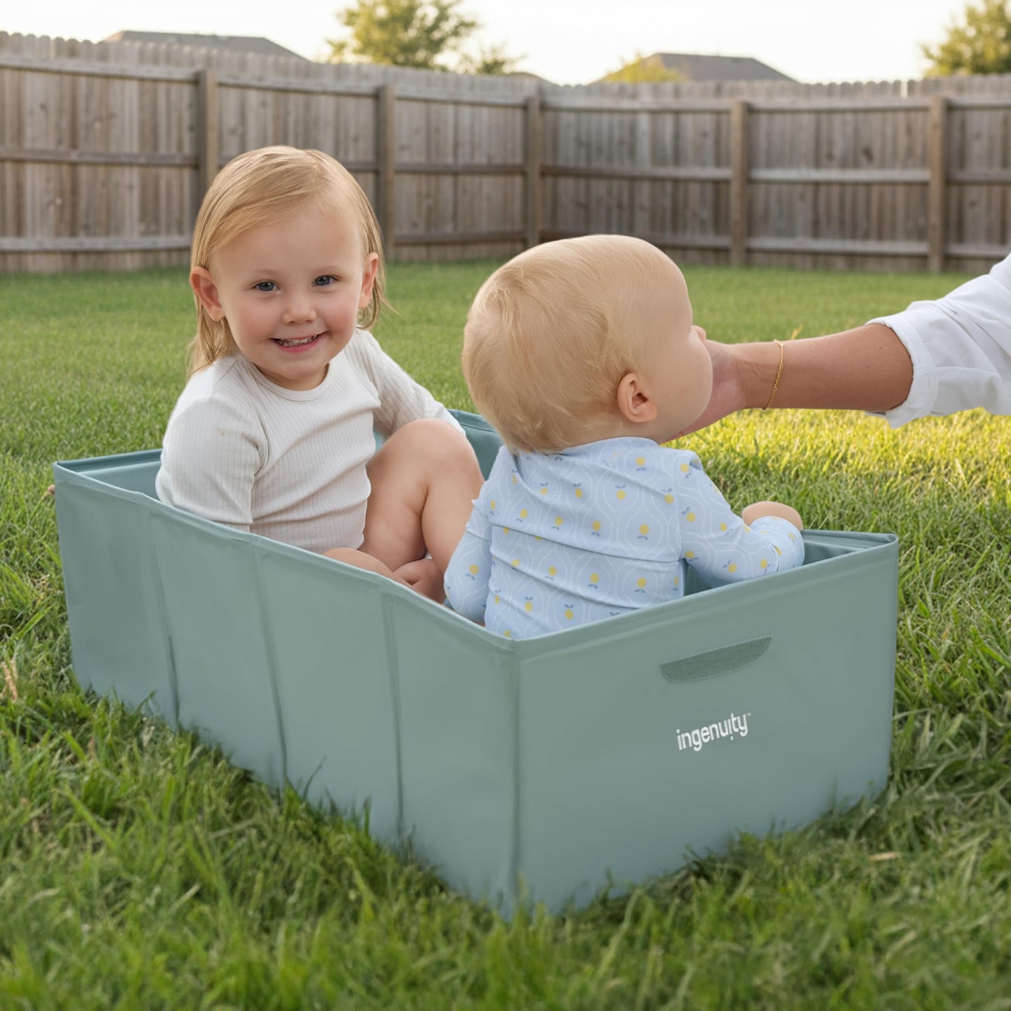 Ingenuity Tuckaway Toddler Tub, Converts Shower to Tub, Folds to Store, Easy to Clean, No Assembly Required, 12M-5Y 🍁 All In One Marketplace Canada