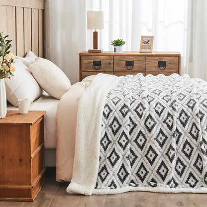 Lotus Karen Sherpa Throw Blankets for Couch Thick and Warm Blanket for Winter Soft Fuzzy Cozy Fluffy Blanket for Sofa Diamond Jacquard Grey 50"x60" 🍁 All In One Marketplace Canada