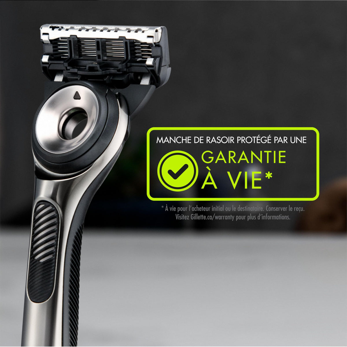Gillette Labs with Exfoliating Bar by Men's Razor Set, 1 Shower Hook, Handle, 2 Blade Refills, Silver and Black, Razors for Men, Mens