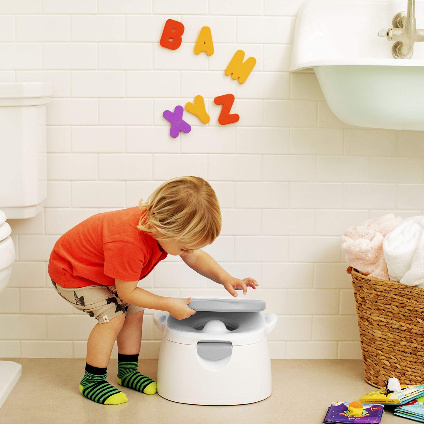 Munchkin Arm & Hammer Multi-Stage 3-in-1 Potty Seat, (Potty Chair, Trainer Ring and Step Stool), Grey Munchkin
