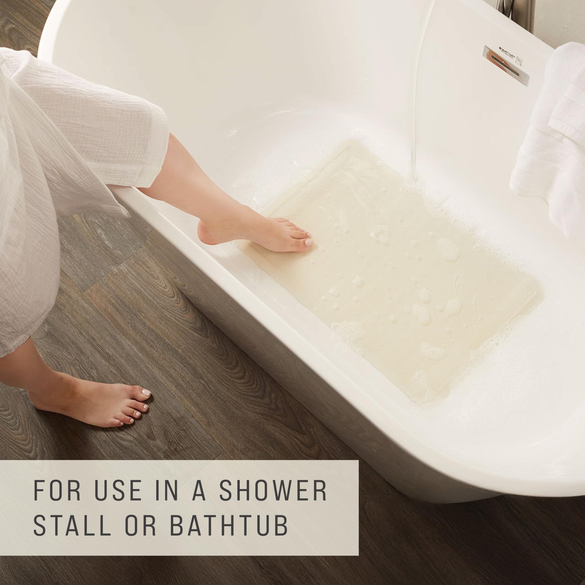 Rubbermaid Commercial Products Bath Tub and Shower Mat | Large - 28 x 16 in. | White | Machine Washable | Safti-Grip Non-Slip Bathroom Mat with Suction Cups for Home/Hotel/Shower/Bathtub Rubbermaid Commercial