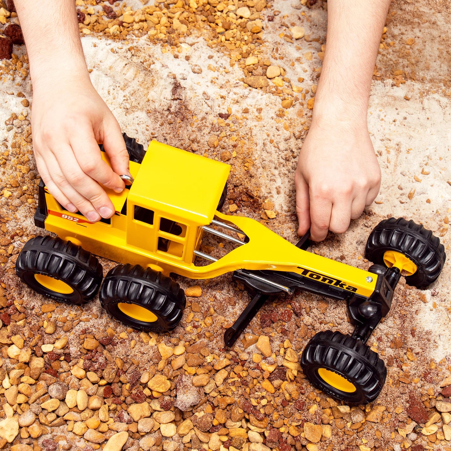Tonka - Steel Classics Road Grader - Amazon Exclusive - Frustration Free Packaging Tonka