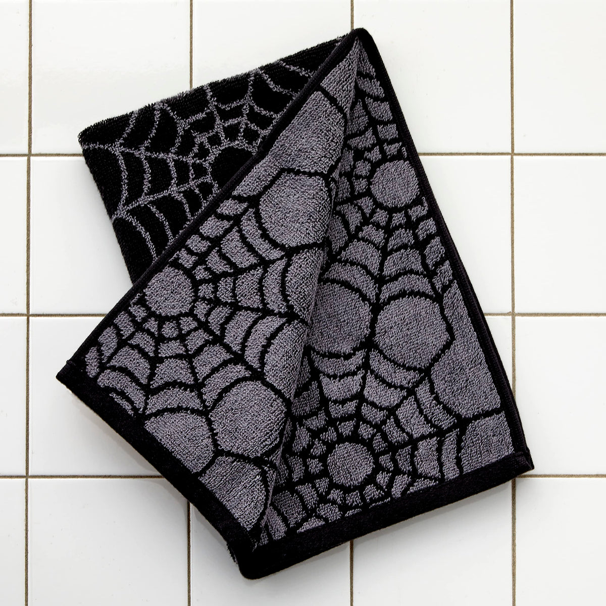 SKL Home Ensemble de 2 serviettes à main Halloween, motif toile d'araignée, 100 % coton jacquard, réversibles, douces et absorbantes, décoratives pour salle de bain/cuisine/bar et cadeau, noir
