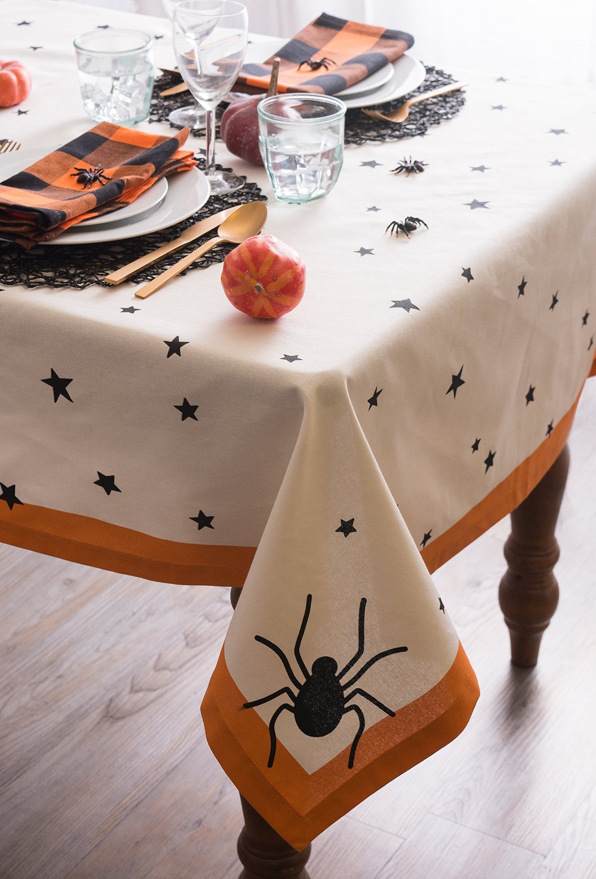 Nappe d'Halloween imprimée DII 100 % coton, lavable en machine, 132 x 132 cm, pour 4 personnes, étoiles et araignées noires