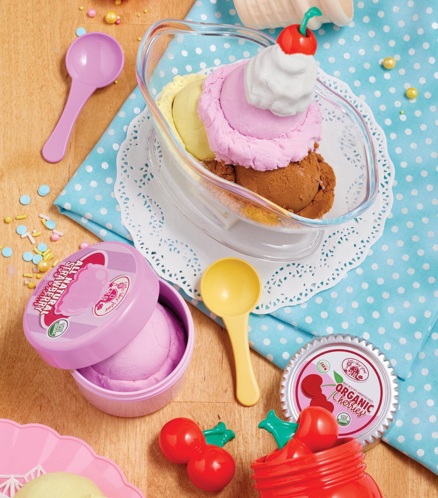 Little Tikes Creative Chefs Ice Cream Kit with Special Make-It! Mix Play Sand, 20 Accessories, Realistic Pretend Play Set, for Boys and Girls, Ages 3+ 🍁 All In One Marketplace Canada