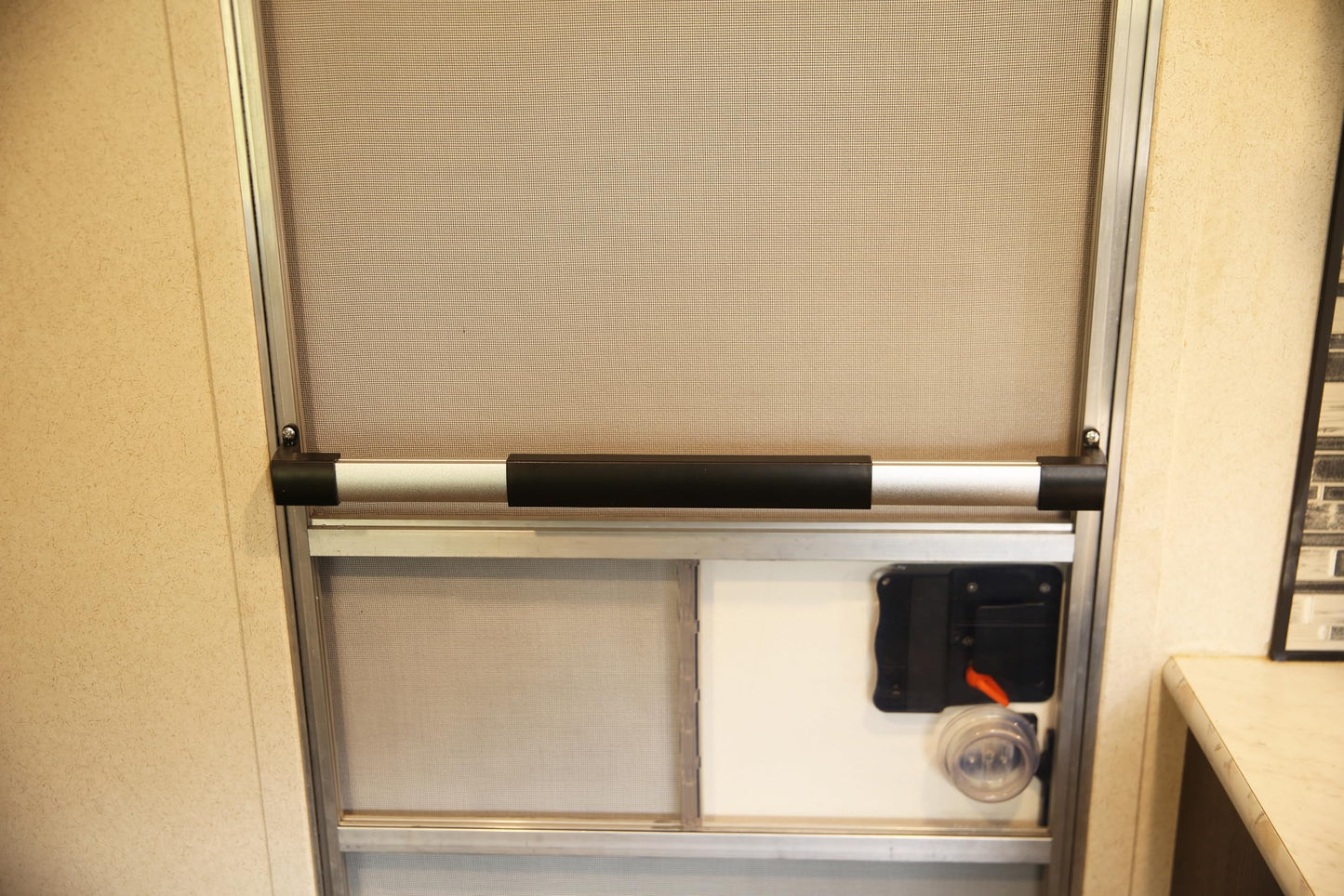 PEAKTOW RV Adjustable Aluminum Screen Door Cross Bar Handle, with Sturdy and Secure Non-Slip Grip, Fit Most RV, Travel Trailer, Camper, Motorhome