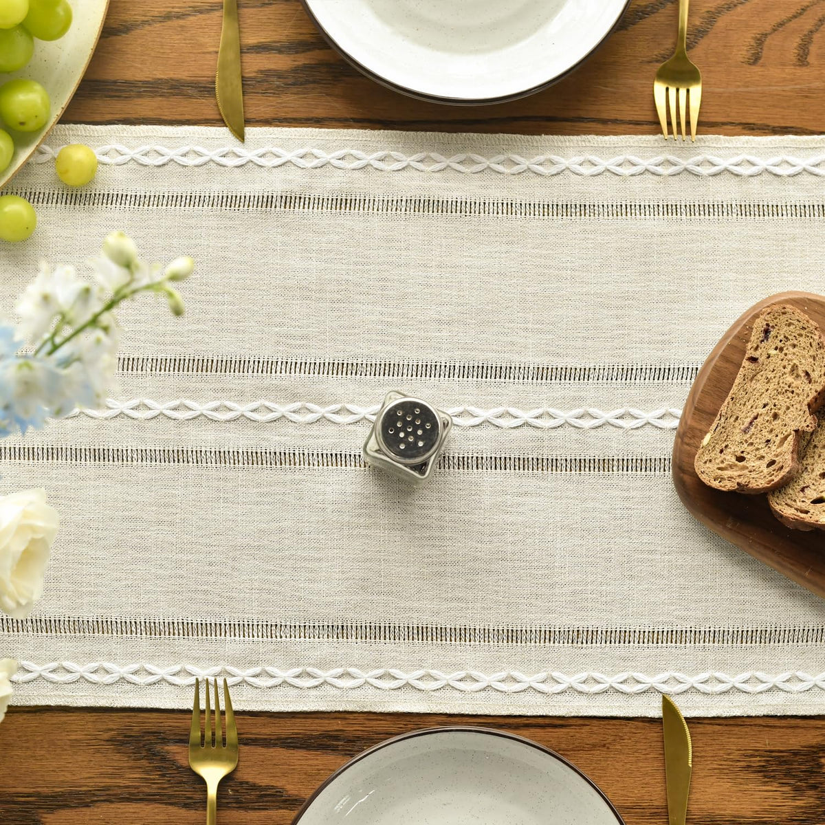 Artoid Mode Boho Cream Tassel Table Runner, Farmhouse Style Kitchen Table Decoration Holiday Wedding Party Dinning Birthday Decor 33x230 cm 🍁 All In One Marketplace Canada