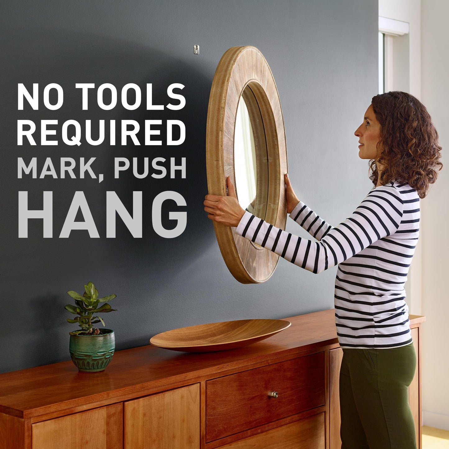 3M CLAW Drywall Picture Hanger Variety Pack for Wall Decor with Temporary Spot Marker, 10 Hangers, 10 Markers/Pack - Available at All In One Marketplace Canada