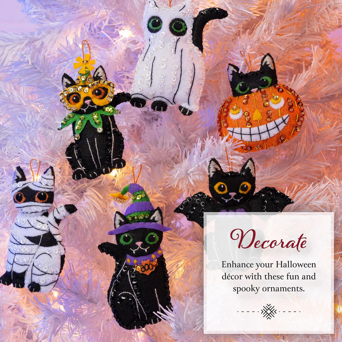Kit de fabrication d'ornements en feutrine Bucilla, 6 pièces, Purrfectly Spooky, idéal pour les loisirs créatifs d'Halloween, 89649E