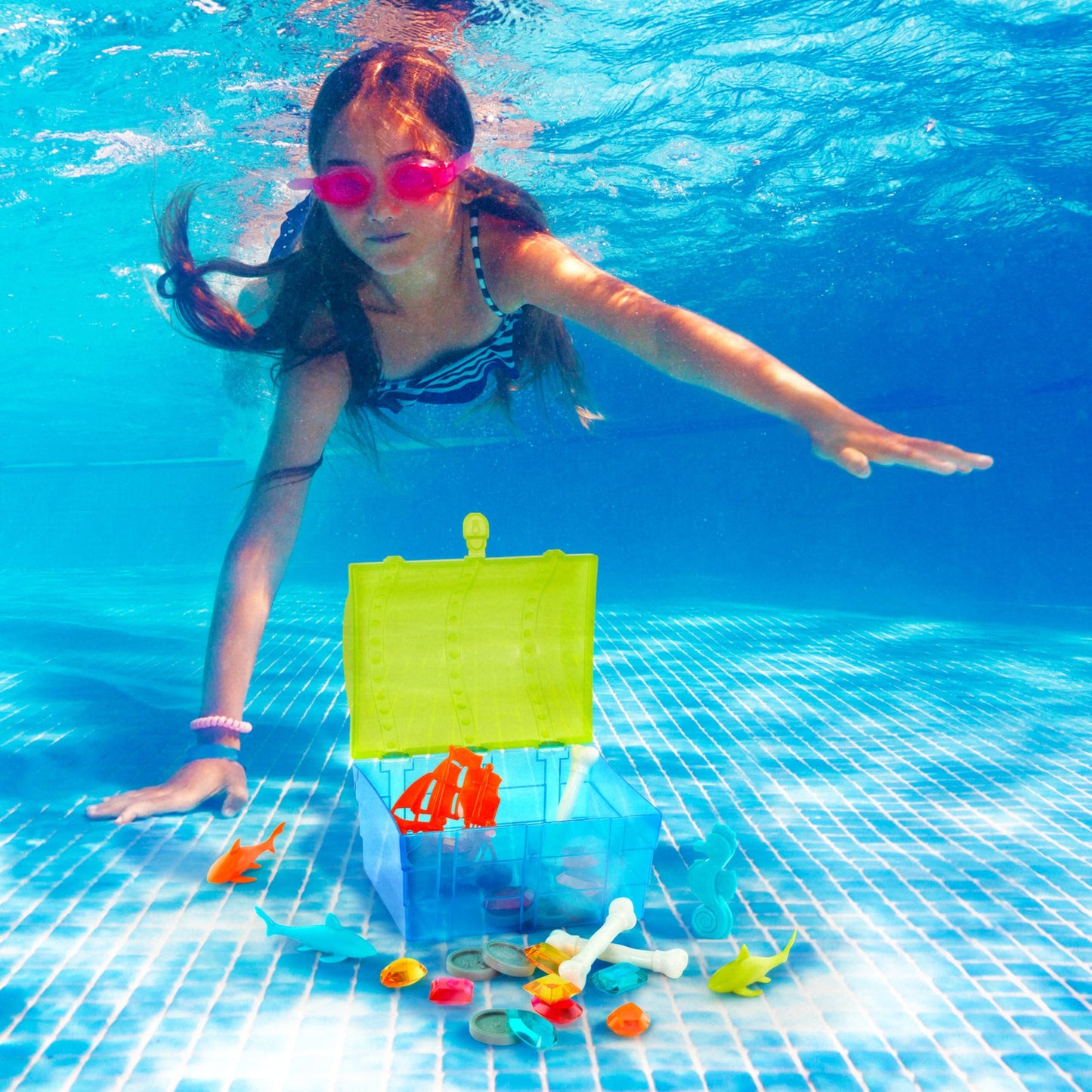 Battat Pirate Diving Set, Treasure Chest Pool Toy, 28 Pieces, Water & Sand Battat