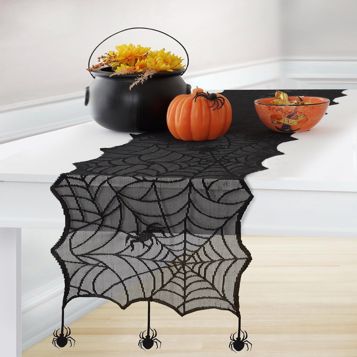 Chemin de table en dentelle Elrene Home Fashions avec araignées d'Halloween rampantes, 33 cm x 178 cm, noir