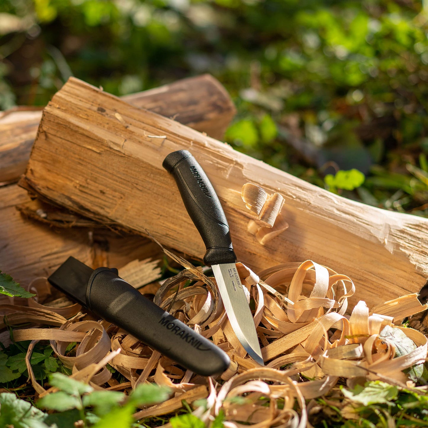 Morakniv Companion Fixed Blade Outdoor Knife with Sandvik Stainless Steel Blade, Black, 4.1-Inch 🍁 All In One Marketplace Canada