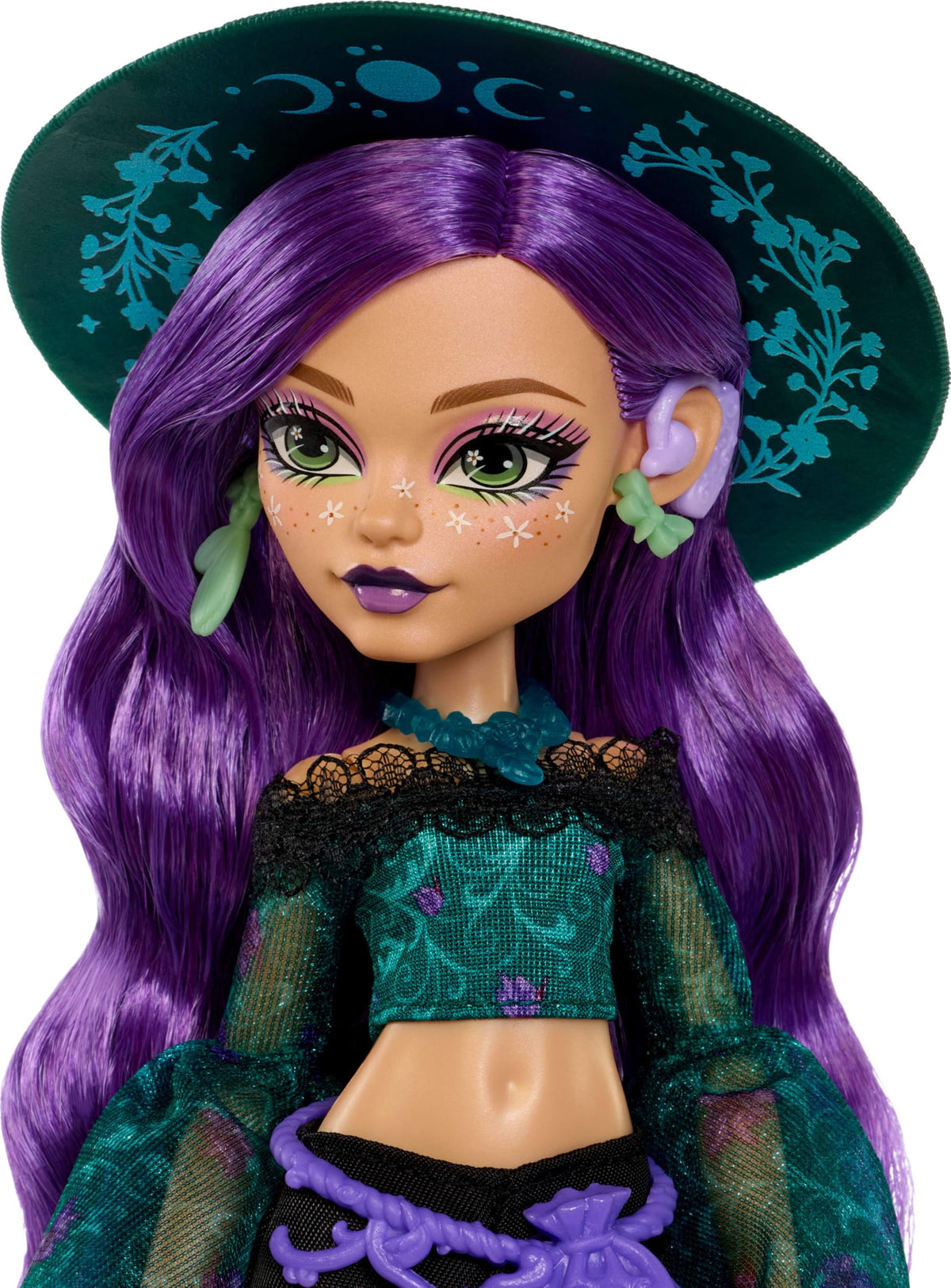 Monster High Doll, Moonspell Magic by Monster High Willow Thorne The Nature Witch with Hearing Aid, Cauldron Surprise & Accessories like Herb Jar