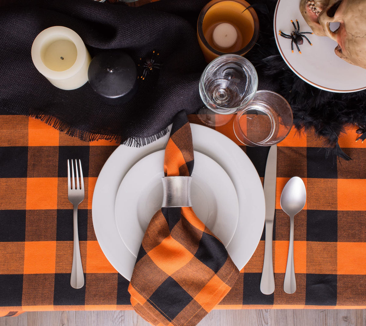 Nappe de table DII 100 % coton, lavable en machine, pour dîner, Halloween, ronde de 178 cm, motif à carreaux vichy orange et noir, pour 4 personnes