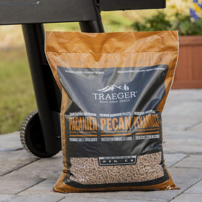 Granulés de bois 100 % naturels de pacanier Traeger pour fumoirs et barbecues à granulés. Barbecue, cuisson au four, rôtissage et grillades, sac de 9 kg.