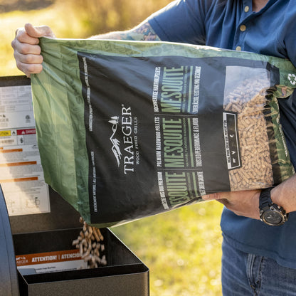 Traeger Mesquite Granulés de Bois 100 % Naturels pour Fumeurs et Barbecues à Granulés. BBQ, Cuisson, Rôtissage et Grillades, Sac de 9 kg
