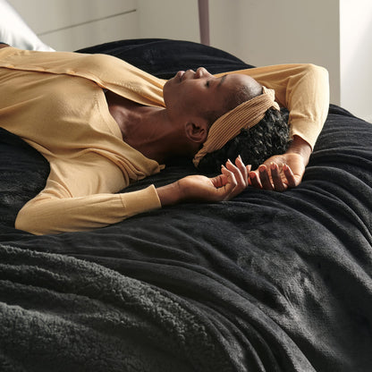Bedsure Reversible Queen Sherpa Blanket for Bed, Black, 90x90 Inch 🍁 All In One Marketplace Canada