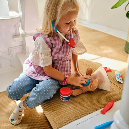 Melissa & Doug Examine and Treat Pet Vet Play Set, 24-Piece Animal Doctor Playset with Dog & Cat Plushies, Pet Doctor Kit & Accessories, Preschool Toys for Girls & Boys Ages 3+ Melissa & Doug