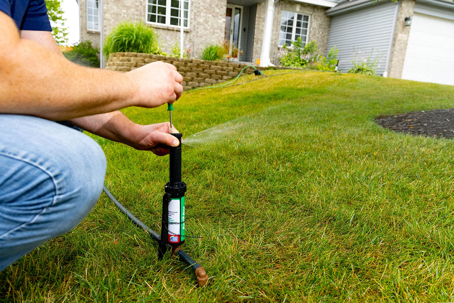 Rain Bird 32HE In-Ground Pro Rotor Pop-up Sprinkler System Kit with Click-N-Go Garden Hose Connection Rain Bird