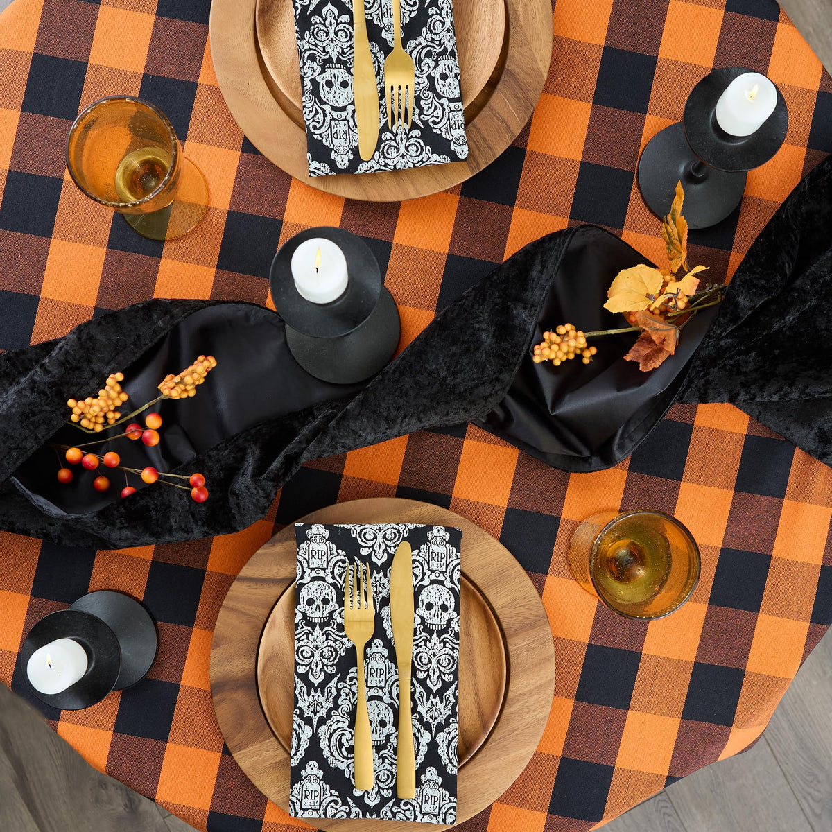 Nappe de table DII 100 % coton, lavable en machine, pour dîner, Halloween, ronde de 178 cm, motif à carreaux vichy orange et noir, pour 4 personnes
