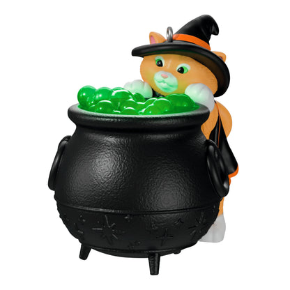 Ornement Hallmark Keepsake Halloween 2026, Édition spéciale Mischievous Kittens Orange Cat Energy, Décorations d'Halloween