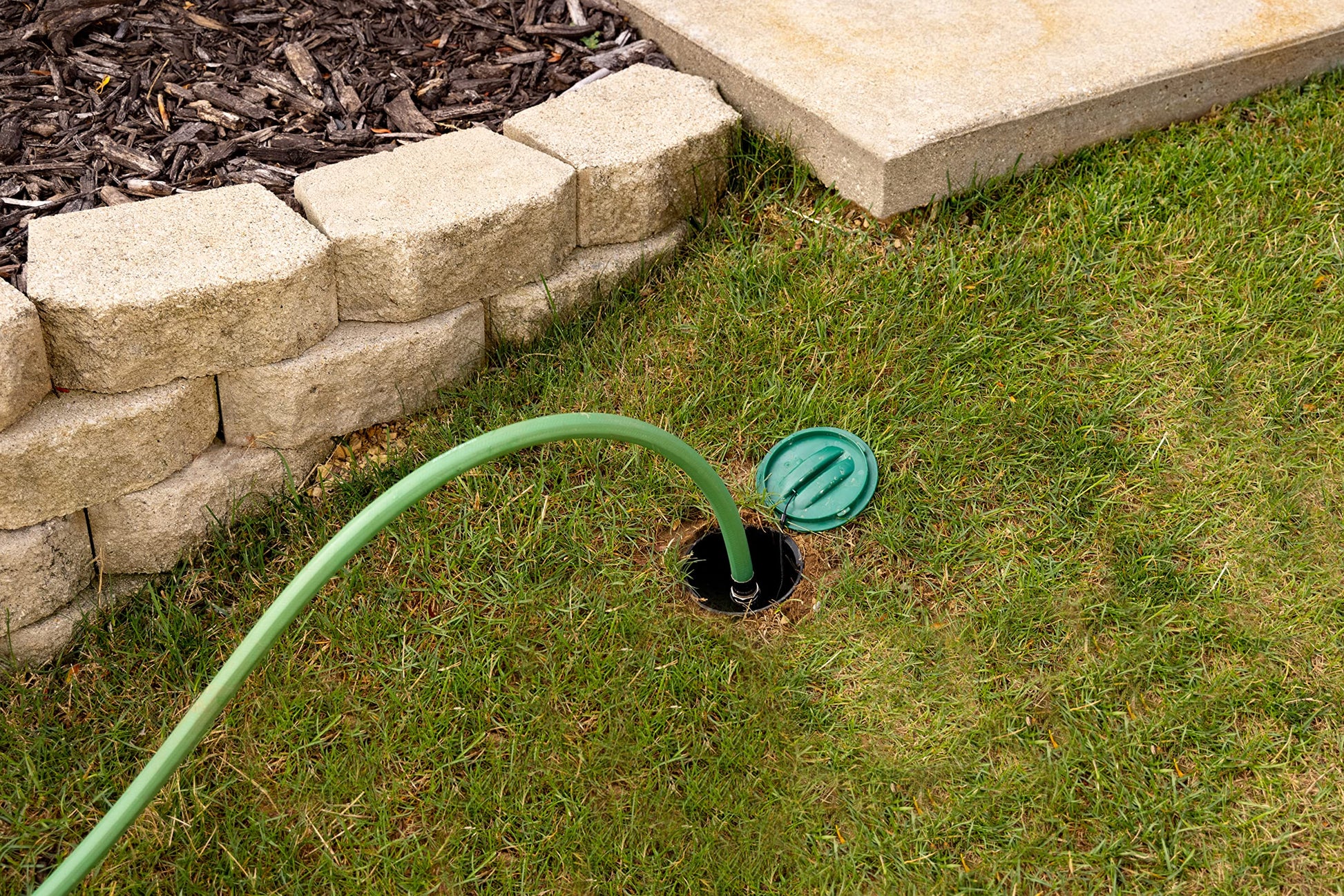 Rain Bird 32HE In-Ground Pro Rotor Pop-up Sprinkler System Kit with Click-N-Go Garden Hose Connection Rain Bird